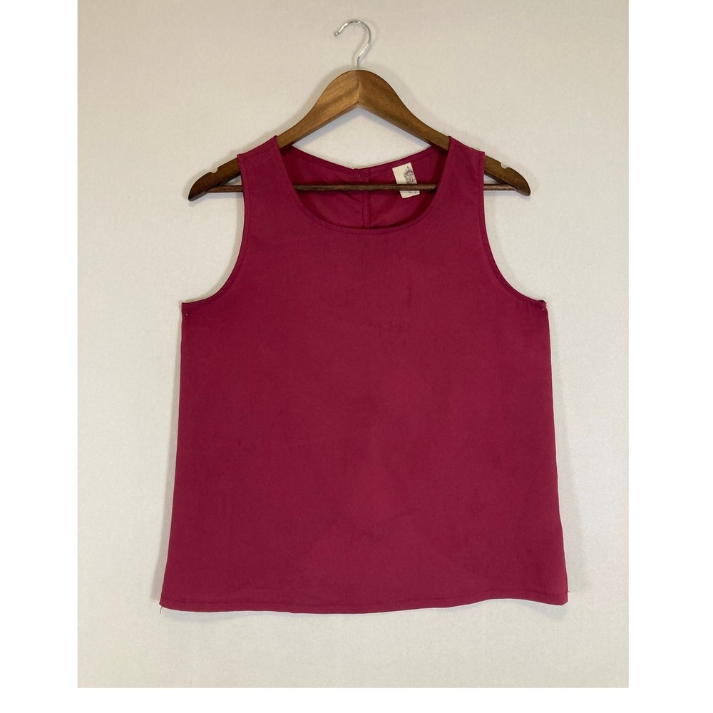 Romantic Altar'd State Womens Medium Berry Pink Split Button Back Sleeveless Top